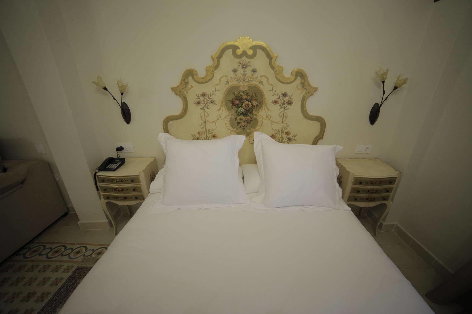 Hotel La Giralda Burguillos Del Cerro Ngoại thất bức ảnh