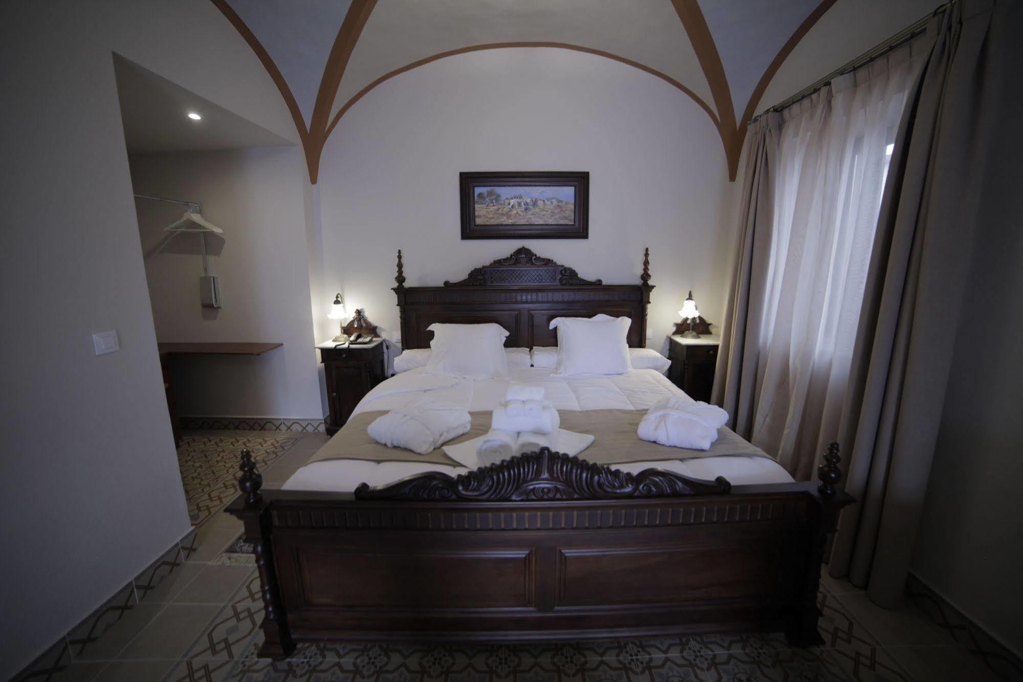 Hotel La Giralda Burguillos Del Cerro Ngoại thất bức ảnh